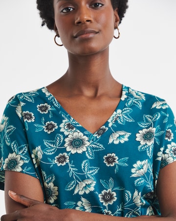 Green Printed V Neck T-Shirt