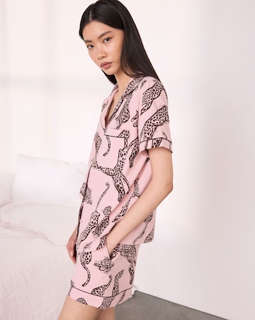 Chelsea Peers Short Sleeve Leopard Revere Shortie Pyjama Set