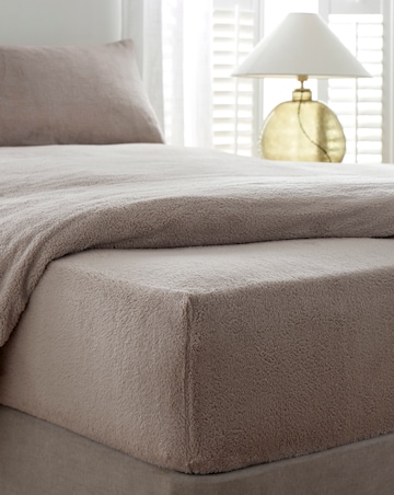 Cosy Cuddle Fleece Extra Deep 32cm Fitted Sheet