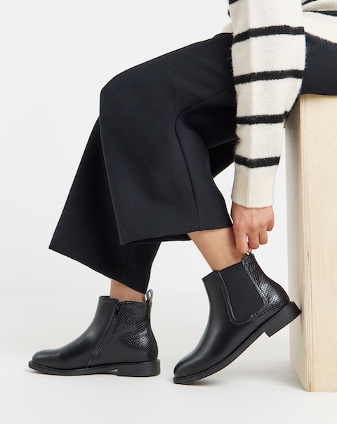 Helina Classic Ankle Chelsea Boots - Standard Fit (D)