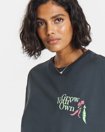 Simply Be Black Vegtables Oversized Graphic T-Shirt