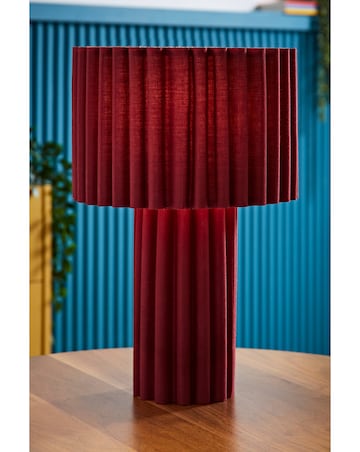 ValueLights Lenny Cherry Ribbed Fabric Table Lamp