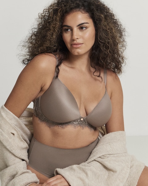 Smoothing Non Wired Padded Bra With Lace Detail B-G - Mocha