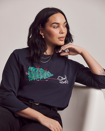 Julipa Embroidered Christmas Tee