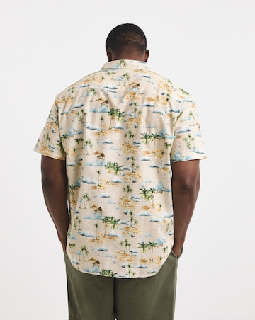 Holiday Print Short Sleeve Shirt