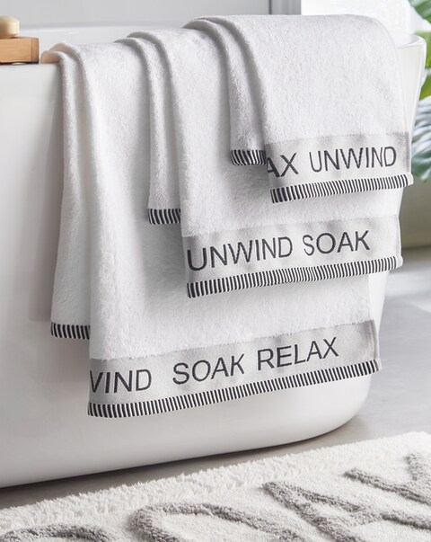 New In - Catherine Lansfield 4 Piece Towel Bale