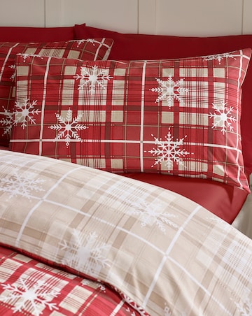 Catherine Lansfield Christmas Scandi Check Duvet Cover Set