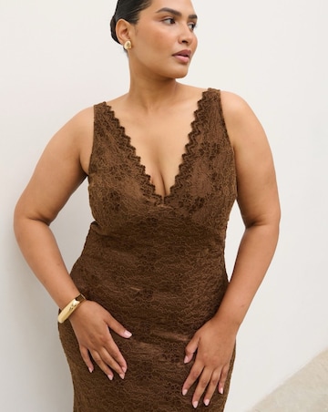 Pretty Lavish Zoey Lace Midaxi Dress
