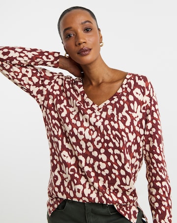 Animal Print 3/4 Sleeve Slouch V-Neck Longline Top
