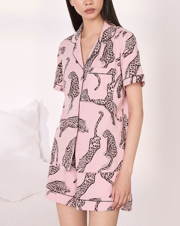 Chelsea Peers Short Sleeve Leopard Revere Shortie Pyjama Set
