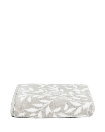 Dreams and Drapes Sandringham Towels