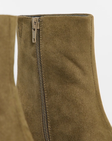 Tammy Flared Block Heel Pointed Ankle Boots - Wide Fit (E)