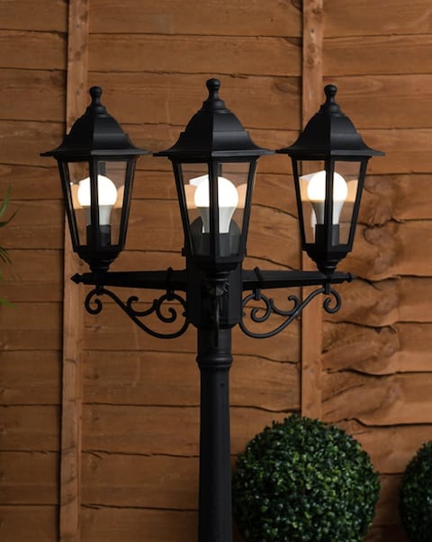 ValueLights Mayfair 2.2m IP44 Wired Outdoor Lamp Post Lights - Bulbs Included