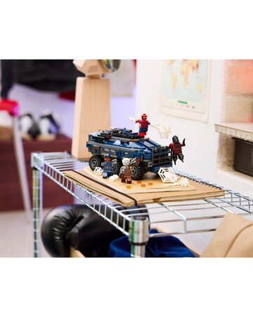 LEGO Marvel Spider Man Prison Transport Chase 76349