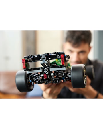 LEGO? Technic? Aston Martin Aramco AMR25 F1? Car 42240
