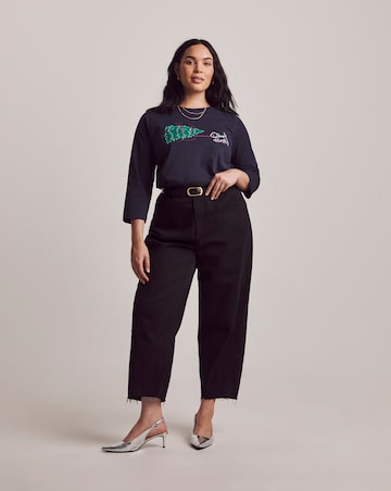 Julipa Embroidered Christmas Tee