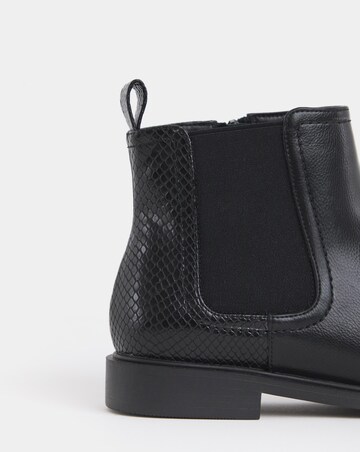 Helina Classic Ankle Chelsea Boots - Standard Fit (D)