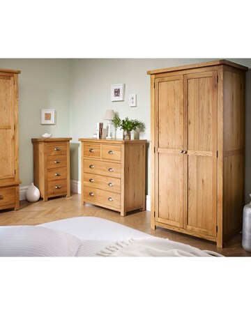 Woburn 3 + 2 Chest