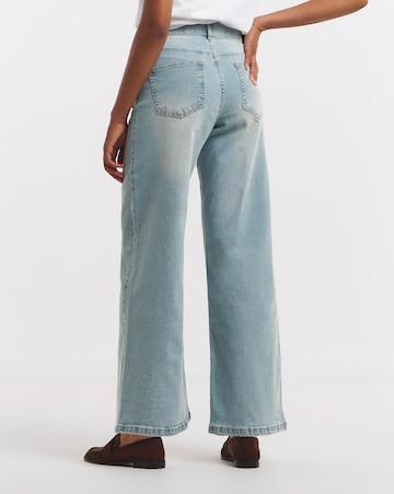 Light Wash 24/7 Stretch Wide Leg Jeans
