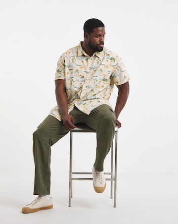 Holiday Print Short Sleeve Shirt