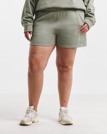 Gym King Shadow Seam Detail Shorts - Green