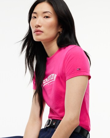 Tommy Jeans Slim Logo Tee