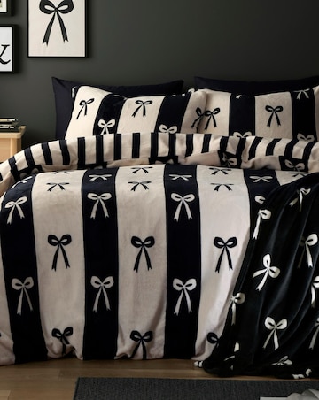 Fusion Bows Fleece Throw
