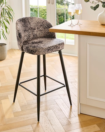 Savannah Barstool