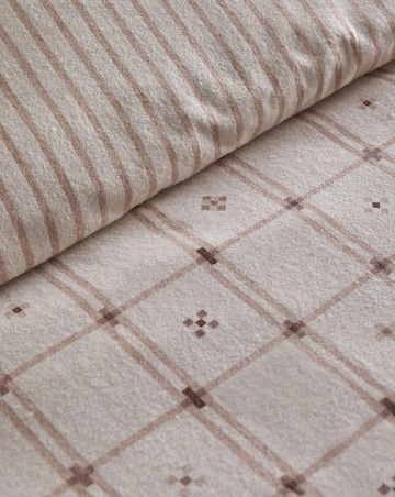 D & D Cottage Check Duvet Cover Set