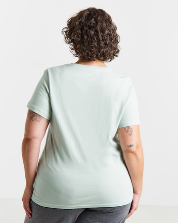 Puma Essentials Centered Cat Logo Tee