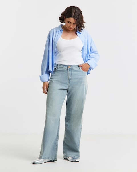 Light Wash 24/7 Stretch Wide Leg Jeans
