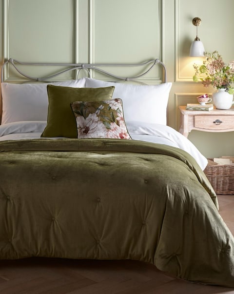 Appletree Austell Velvet Bedspread