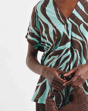 Printed Pleated V Neck Grown on Sleeve Top