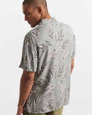 Revere Collar Short Sleeve Shirt