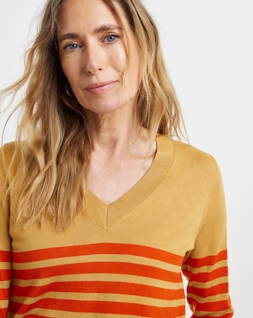 VN V-Neck Jumper