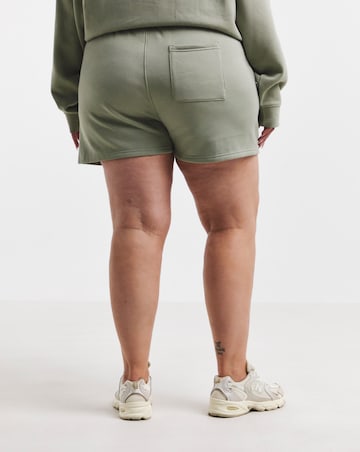 Gym King Shadow Seam Detail Shorts - Green