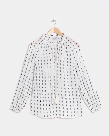 Contrast Dobby Collarless Blouse