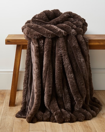 Ribbed Faux Fur Throw - Chocolate