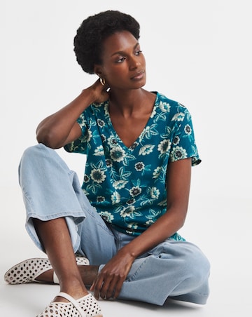 Green Printed V Neck T-Shirt