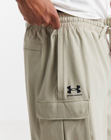 Under Armour Vibe Woven Cargo Shorts