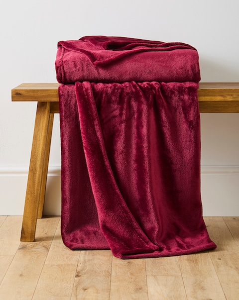Plush Fleece Throw - Red