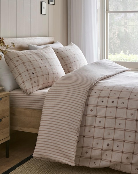 D & D Cottage Check Duvet Cover Set