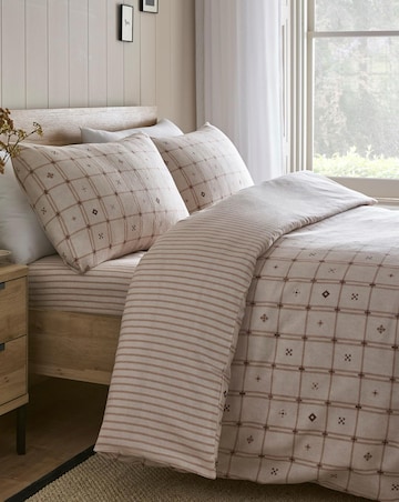 D & D Cottage Check Duvet Cover Set