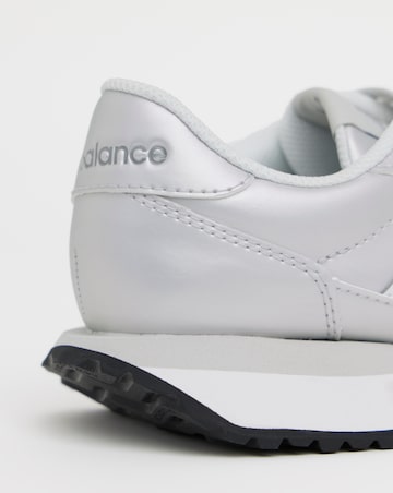 New Balance 237 Trainers