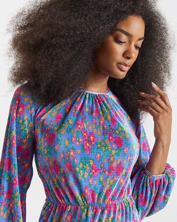 Floral Print Cut Out Back Plisse Midi Dress