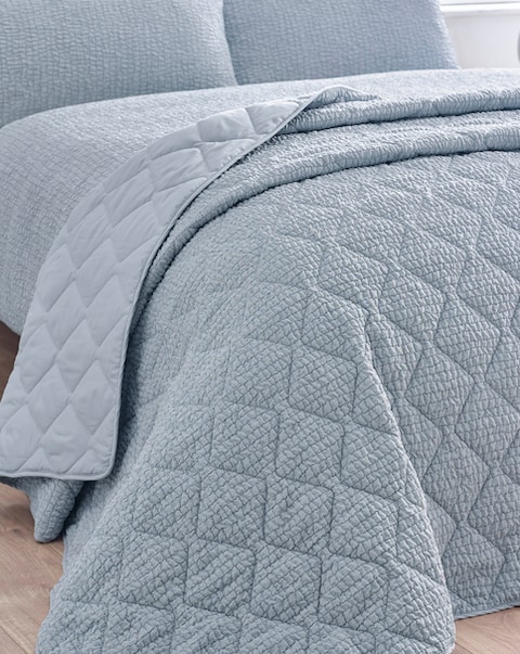 Catherine Lansfield Crinkle Bedspread
