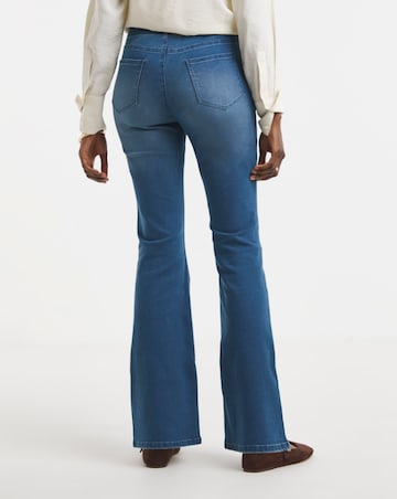 Mid Blue Boocut Retreat Jegging