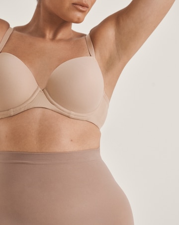 Spanx Everyday Seamless Medium Control Mid Thigh Short CafeAuLait