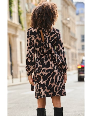 Sosandar Funnel Neck Detail Shift Dress