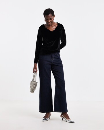 Black Long Sleeve Scallop V Neck Velvet Top